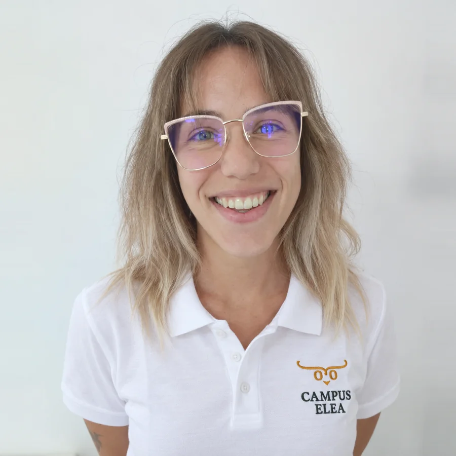 Paula García, Administración